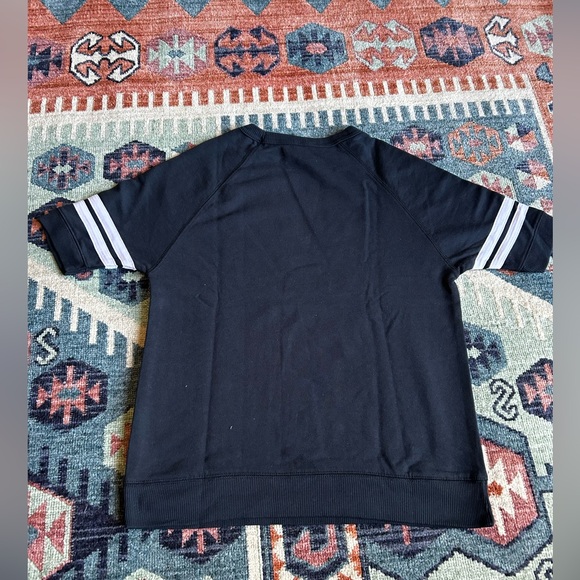 🐍🖤 RARE Taylor Swift Big Reputation Rep Era Sweater Tee Like New 🖤🐍 - Picture 3 of 3